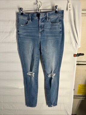 American Eagle Outfitters Light Blue Distressed Skinny Jeans